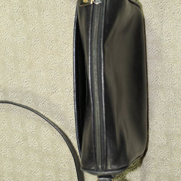 Authentic Vintage Gucci Crossbody Smooth Black Leather Purse w/ COA - Picture 15 of 16